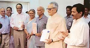 Aruna Goel (third from left) at the function where Vice-President Bhairon Singh Shekhawat released three of her books