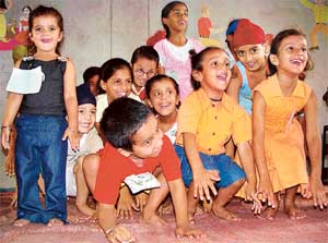 Tiny tots participate in a workshop, Pithu Garam