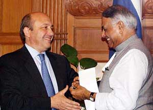 External Affairs Minister Yashwant Sinha with his Russian counterpart Igor Ivanov 