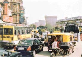 Mini-bus operators obstruct traffic