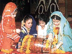 Children performing at Mothers Pride Talent 2003 which was held at Siri Fort 