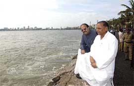 Samajwadi Party leader Mulayam Singh Yadav and general secretary Amar Singh
