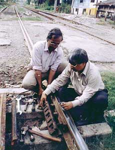 Two Kolkata scientists have devised a locking system for railway fishplates
