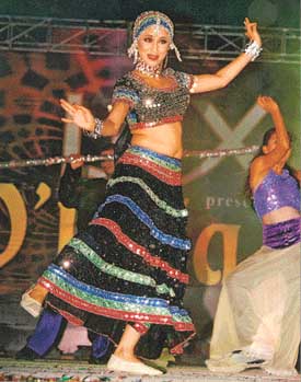 Urmila Matondkar gyrates to the tunes of Chhamma chhamma