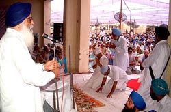Mr Parkash Singh Badal pays tribute to Mrs Rajinder Kaur