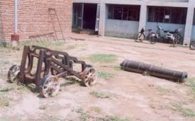 The cannon lying dismantled in the Technology Institute