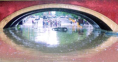 BRIDGE OVER THE RIVER minto