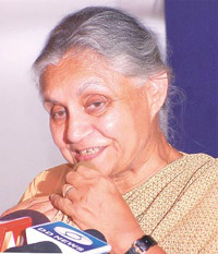 Chief Minister Sheila Dikshit addressing a press conference