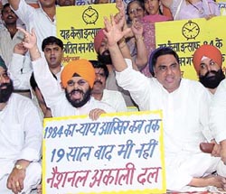 Activist of the Third Front sitting on dharna to demand punishment to those involved in the 1984 anti-Sikh riots at Jantar Mantar