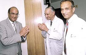 Raghupati Singhania along with other doctors on the occasion of the seventh foundation day of Pushpawati Singhania Research Institute