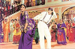 Madhuri Dixit and Salmaan Khan in Hum Aapke Hain Kaun