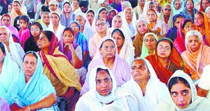 Devotees at Gurdwara Rakabganj in the Capital on Wednesday
