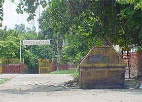 Garbage bin greets visitors outside Nehru Planetarium in Ludhiana