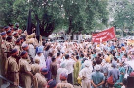 Paramedical staff demonstrate at the Mini-Secretariat in Ludhiana