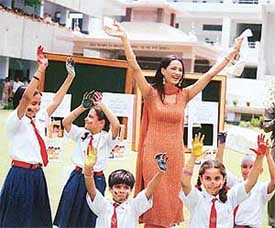 TV celebrity Shweta Tiwari shares joyous moments with children at BCM Arya Model Senior Secondary School
