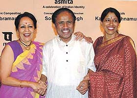 Sonal Mansingh, L. Subramaniam and Kavita Krishnamurthy at a press conference