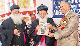 Justice O.P. Verma, UT Administrator and Punjab Governor, and his holiness Moran Mar Basaelios Marthoma Mathews-II
