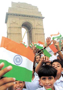 Schoolchildren at India Gate