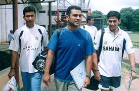Sanjay Bangar, Virendra Shewag and Ajit Agarkar arrive at the Chinnaswamy Stadium