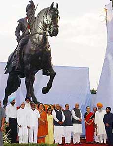 Prime Minister Atal Bihari Vajpayee and other leaders pose for a photograph