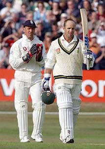 England wicketkeeper Alec Stewart joins the applause as South Africas Gary Kirsten reaches his century