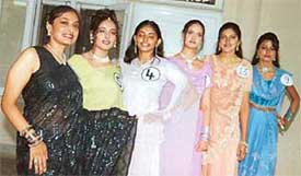 Freshers of the Guru Nanak Institute of Management and Technology participate in Ms Fresher contest
