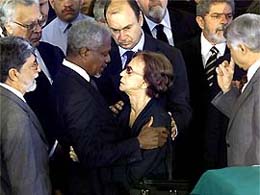United Nations Secretary-General Kofi Annan expresses his condolences to Gilda de Vieira de Mello
