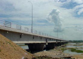 The Sidhwan Bet-Mehatpur bridge over the Sutlej which connects Jagraon