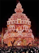 Night illumination of a pandal, modelled on Punes Shrimant Dagdusheth Halwai Ganapati temple, in Mumbai