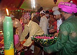 Non-Muslim devotees of Khwaja Moin-u-Din Chisti at the annual Urs organised in Ludhiana