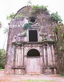 Only one arched gate of this building remains