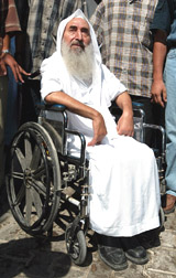 Sheikh Ahmed Yassin, the spiritual leader of Islamic militant movement Hamas, talks to the Press in Gaza City