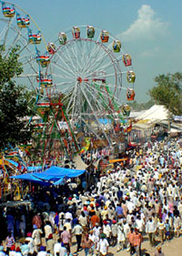 Heavy rush at the Chhapar Mela near Ludhiana on Wednesday.