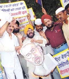 Activists of the National Akali Dal protesting against the Gujarat Government on the issue of Best Bakery case at Jantar Mantar in the Capital
