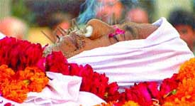 The embalmed body of Delhi Industries Minister Deep Chand Bandhu at his residence in the Capital
