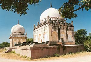 Tomb of Sultan Quli Qutub Shah (reign-1512-43): Founder of Qutub Shahi dynasty