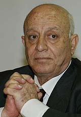 Palestinian Prime Minister Ahmed Qurie told President Yasser Arafat on Thursday that he wanted to quit his post