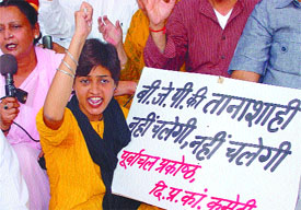 Activists of Delhi Pradesh Congress Committee demonstrating against the sexual assault on a JMC student