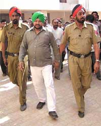 Shamsher Mehndi comes out of the District Courts