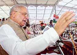 Former Chief Minister and PCC chief Bhajan Lal addresses a rally in Panchkula