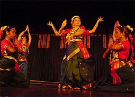 Students of the Nritya Bharati perform Bharat Natyam at the Guru Nanak Bhavan