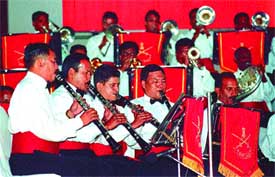 The Indian Army Symphonic Band performing on the India Gate lawns 