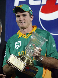 South African captain Graeme Smith holds the trophy after winning the one-day international series against Pakistan in Rawalpindi 