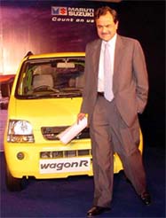 MUL Managing Director Jagdish Khattar unveils the new WagonR in New Delhi