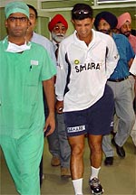 Saurav Ganguly still seems to be in pain after leaving the Fortis hospital
