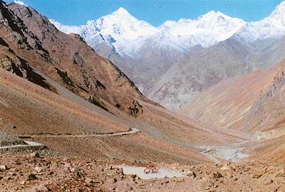 A competitor kicks up dirt as he takes a turn between Sarchu and Patseo on Day 4 of the raid. 