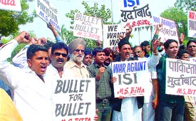 Activists of the All India Anti-Terrorist Front protesting against the attack on the residence of Chief Minister of Jammu & Kashmir at Jantar Mantar