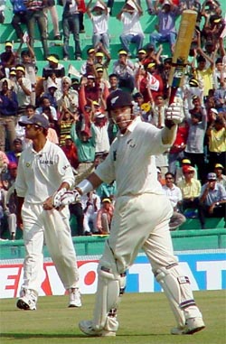 New Zealands Craig McMillan acknowledges his century 