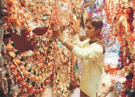Torans and other decorative pieces for Divali flood city markets
