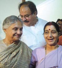 Delhi Chief Minister Sheila Dikshit with Sushma Swaraj at the latters office in the Capital